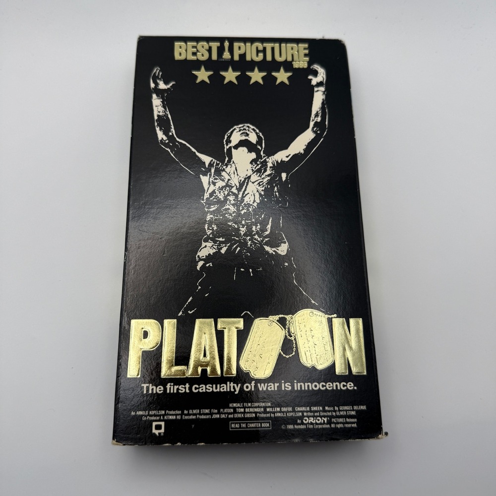 Platoon VHS 1988 Vestron Video Oliver Stone Charlie Sheen Best Picture Gold Foil - Picture 2 of 5